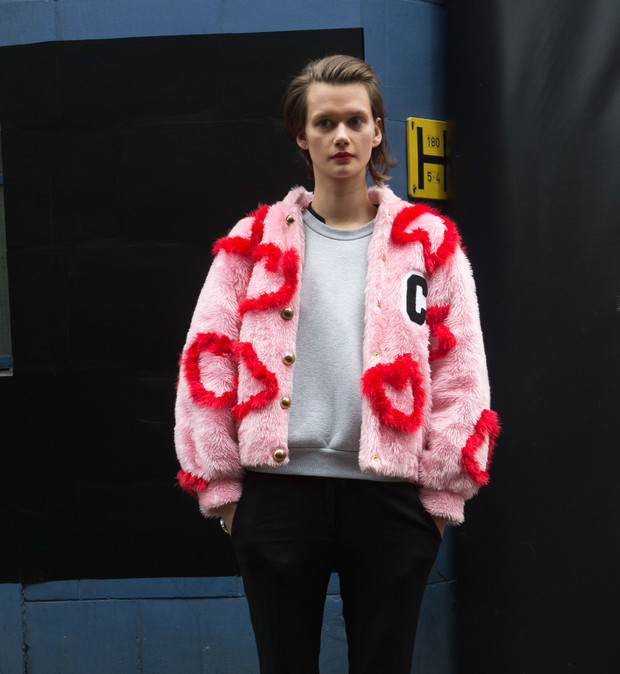 Street fashion: modelki off duty w Londynie