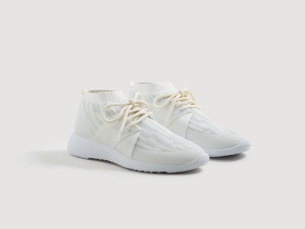 Białe sneakersy Mango