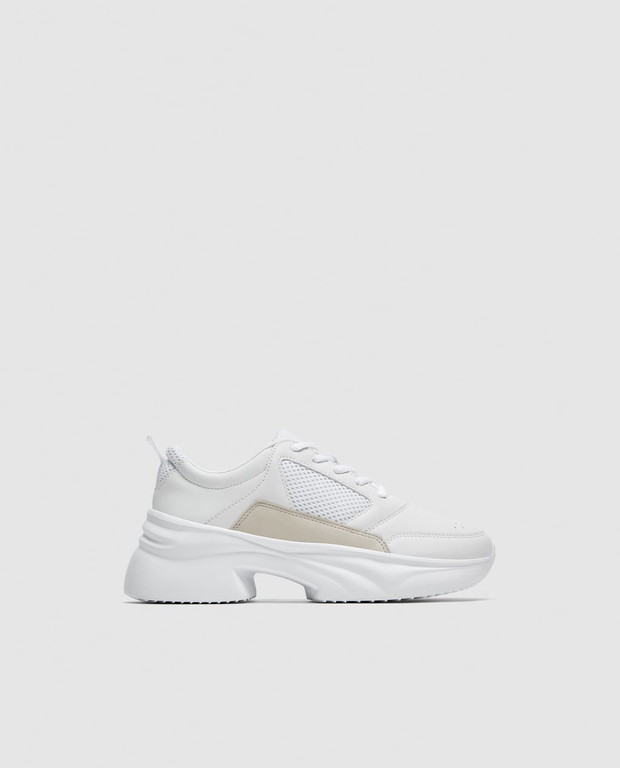 Białe sneakersy Zara