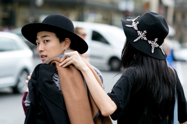 Street fashion: Modelki off duty w Paryżu