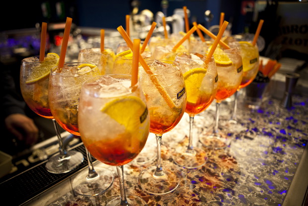 Aperol Spritz - urodzinowy drink ELLE