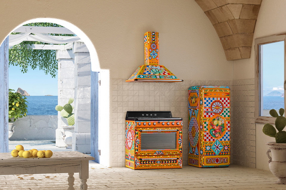 Dolce&Gabbana x Smeg - nowa kolekcja kuchenek, okapów i lodówek