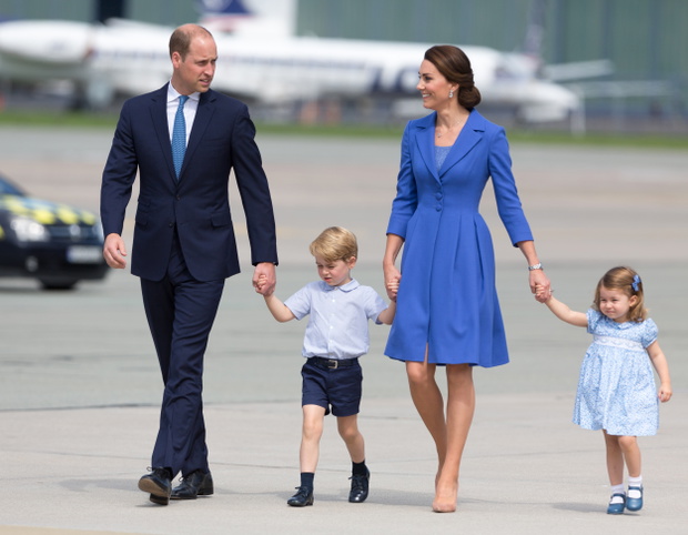 ksiaze-william-ksiezna-kate-ksiaze-jerzy-i-ksiezniczka-charlotte-2017-rok1-5f14b99