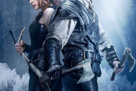 Charlize Theron i Chris Hemsworth w filmie "Łowca i Królowa Lodu"