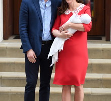 Książę William i księżna Kate po wyjściu ze szpitala św. Marii, 23