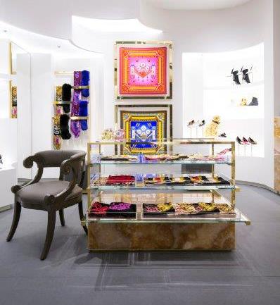 Nowy butik Versace w centrum Tokio