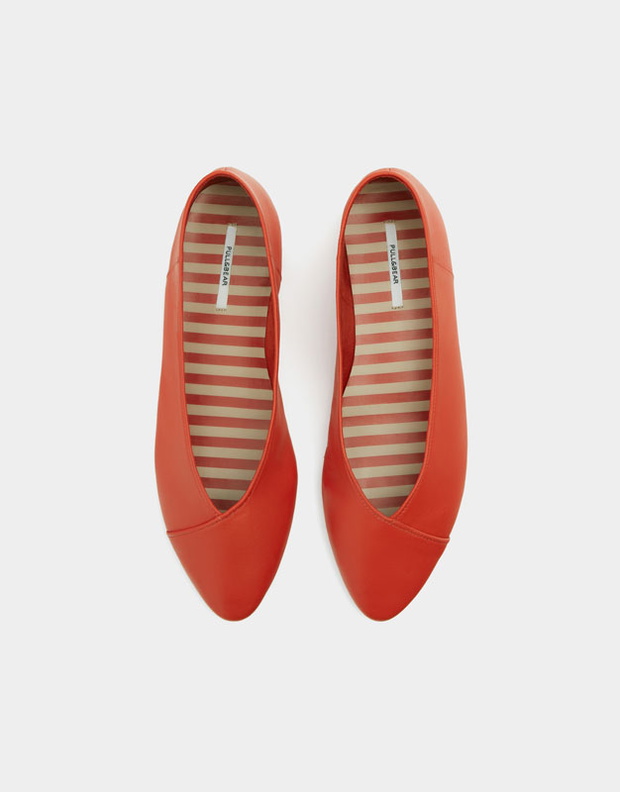 buty-v-neck-pull-bear-5d78e44