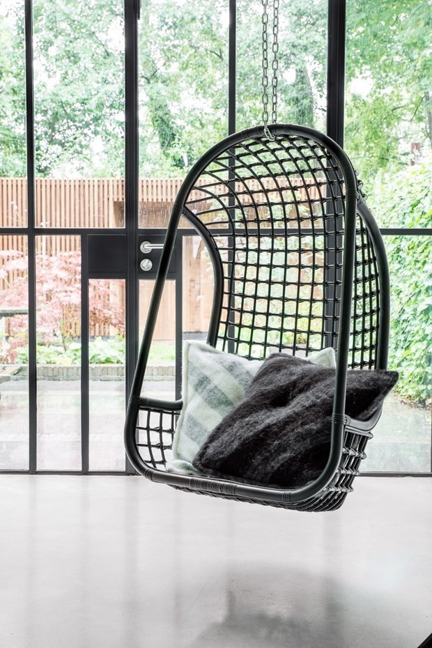 Wiszący fotel od HKLiving, około 1200 zł