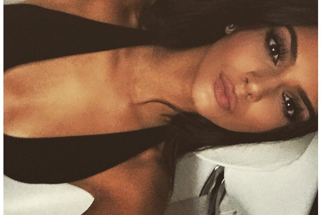 10 najpopularniejszych zdjęć na Instagramie w 2015 roku.10. miejsce należy do Kendall Jenner, która opublikowała swoje selfie z okazji zdobycia 20 milionów followersów. Post zdobył 2,2 miliony lajków