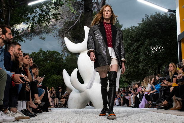 Louis Vuitton 2019 Cruise Collection : Runway
