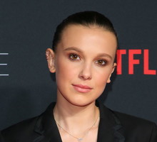 Millie Bobby Brown publikuje zdjęcie, na którym całuje się ze swoim chłopakiem. Post skomentowała Ariana Grande