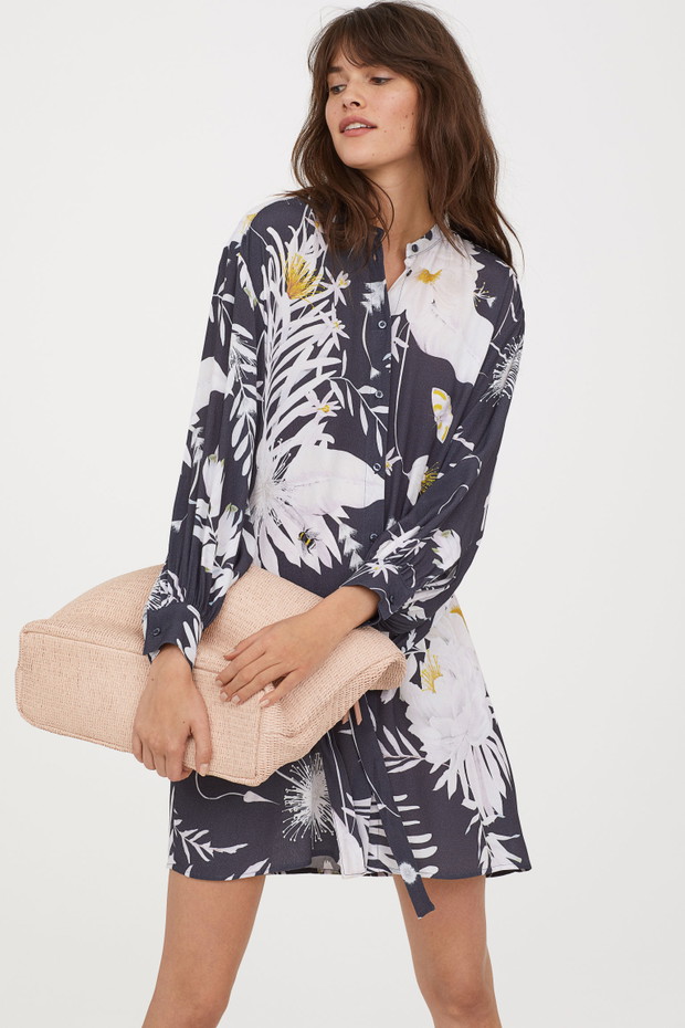 Sukienka ze stójką i guzikami H&M