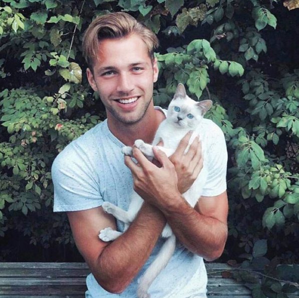 #HotDudesWithKittens - kolejny profil, który podbija Instagram
