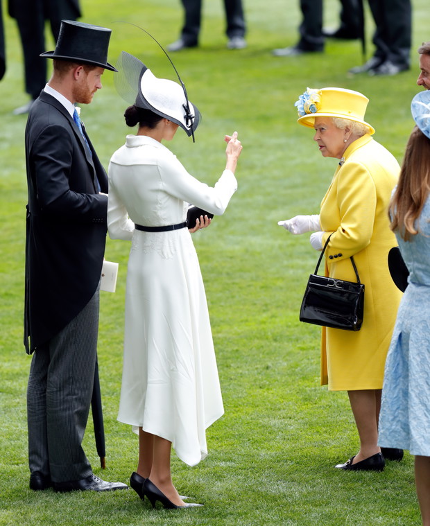 Księżna Meghan nosi za duże buty, 19.06.2018.