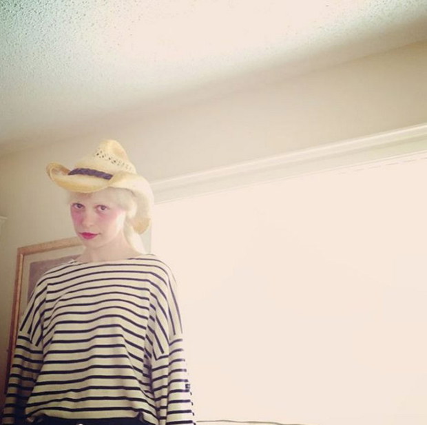 Petite Meller: lolita śpiewa