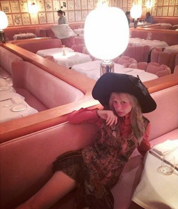 Petite Meller: lolita śpiewa