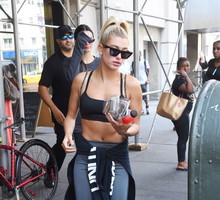 Hailey Baldwin wracająca z treningu z Kendall Jenner