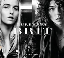 Brooklyn Beckham fotografuje kampanię perfum Burberry, fot. serwis prasowy