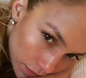 Jennifer Lopez bez makijażu! Zobacz klip z Dubsmash