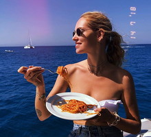 Chiara Ferragni na Ibizie