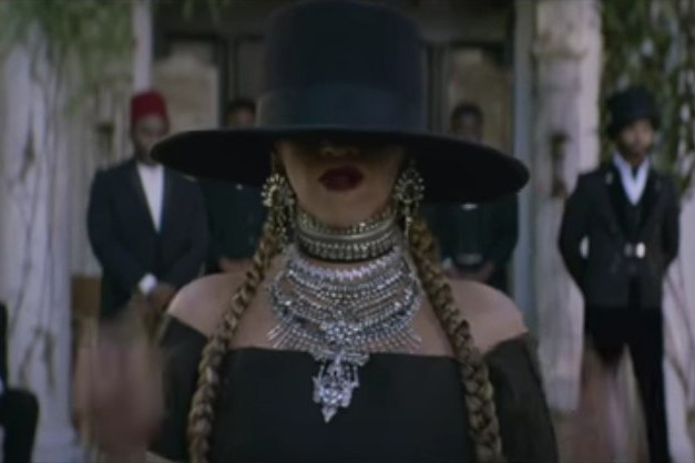 Beyoncé "Formation" - stylizacje gwiazdy