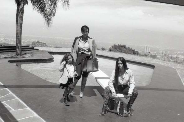 Kris Jenner, North West i Kim Kardashian w Fendi Peekaboo