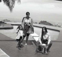 Kris Jenner, North West i Kim Kardashian w Fendi Peekaboo