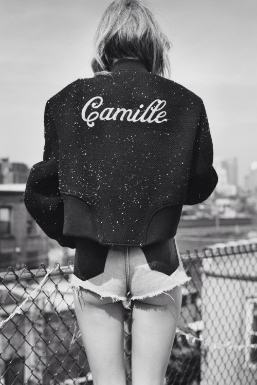 Kurtka bomber w social mediach trendy 2016
