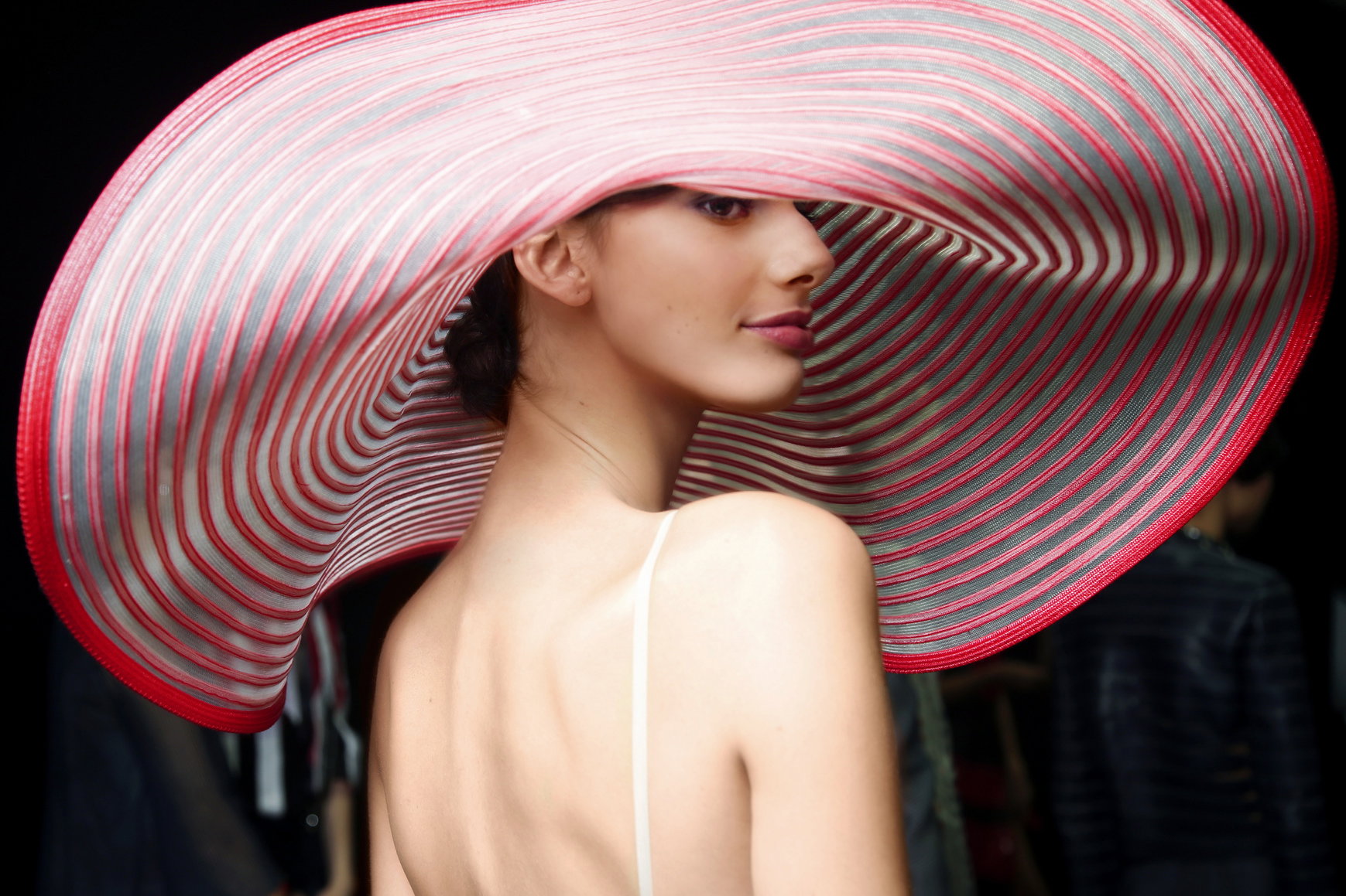 Konturowanie szyi. Nowy trend beauty?