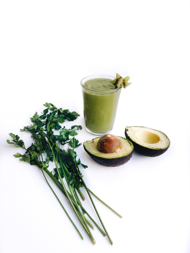 The Cold Pressed Juices: koktajl oczyszczający z pietruszką, kiwi i awokado