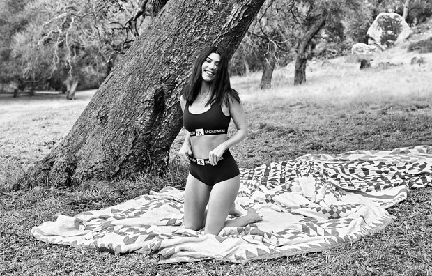 siostry-kardashian-i-jenner-w-kampanii-calvin-klein-jeans-i-calvin-klein-underwear-1531a26