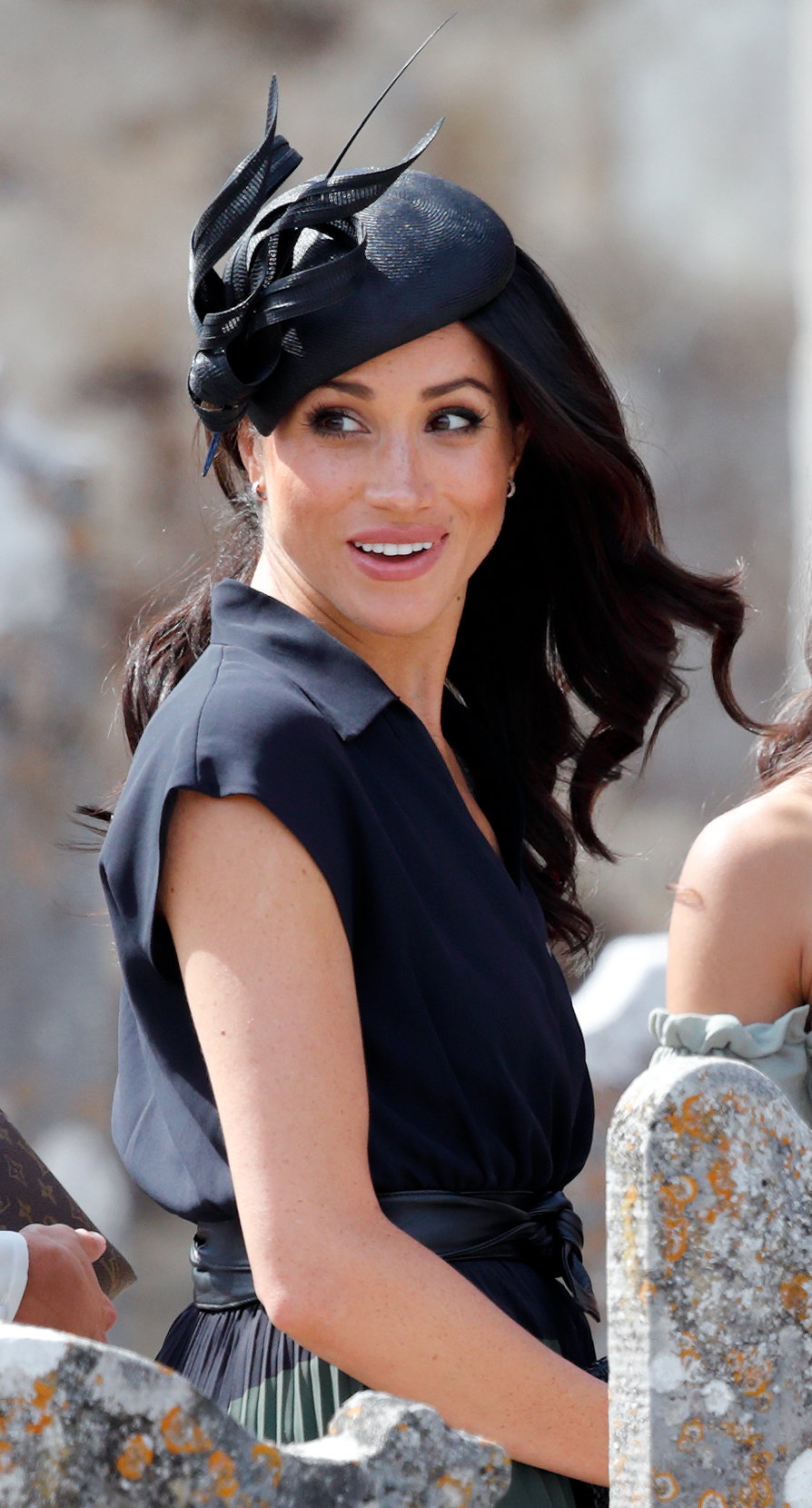 Meghan Markle złamała protokół! Księżna Sussex przez przypadek pokazała bieliznę