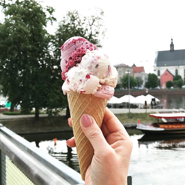 Lody w wafelku z lodziarni Lody Roma