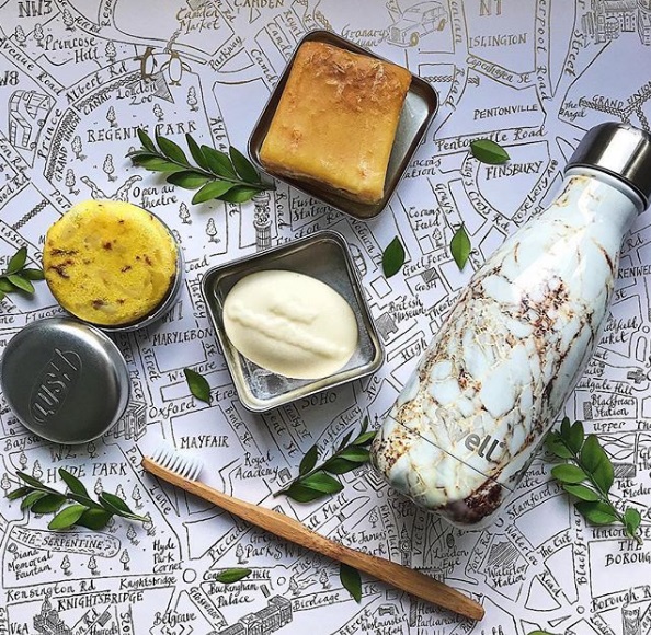 produkty-lush-cosmetics-w-tym-wlasnie-lush-shampo-bar-18ba179