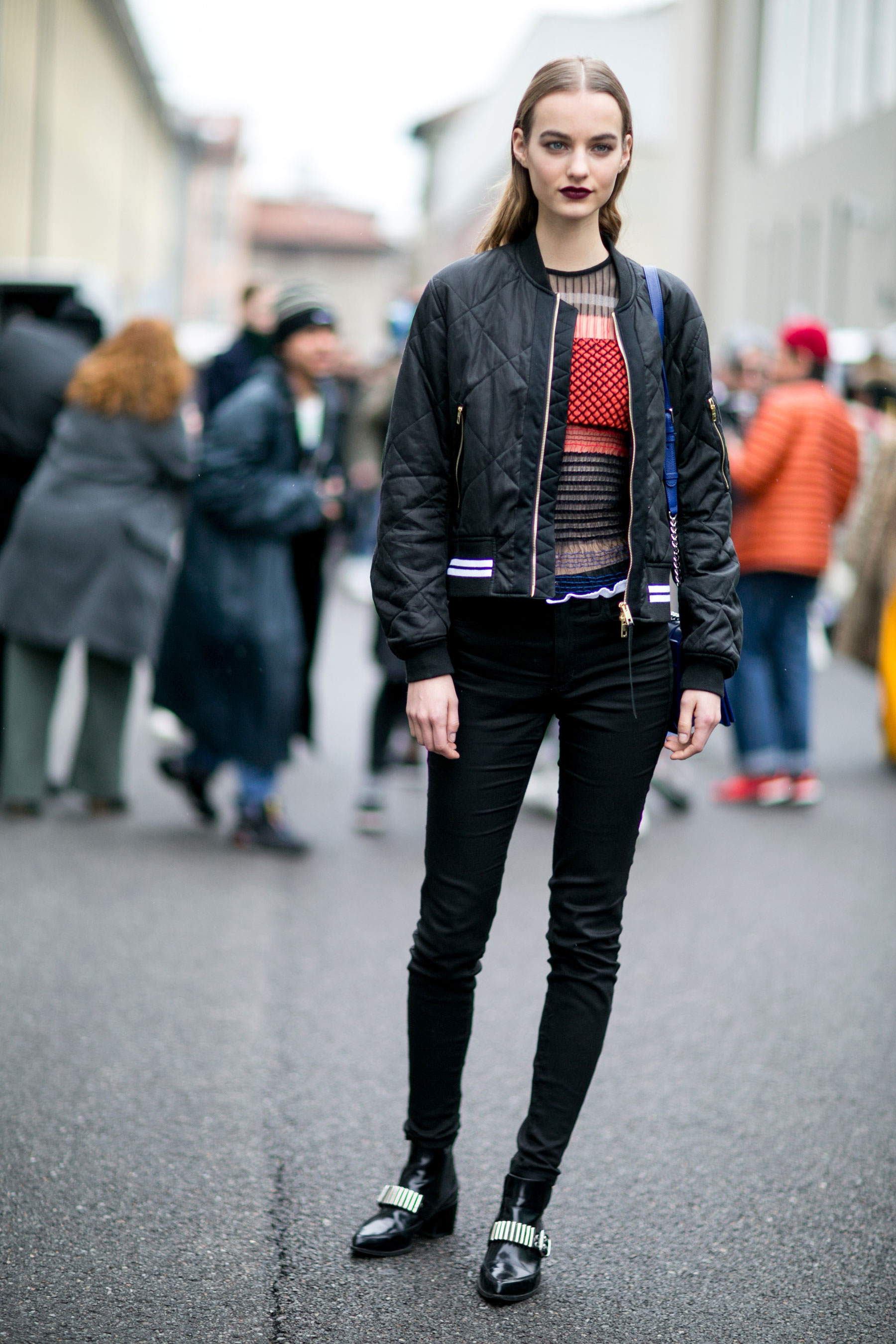 Street fashion: modelki off duty na Milan Fashion Week j-z 2016/2017