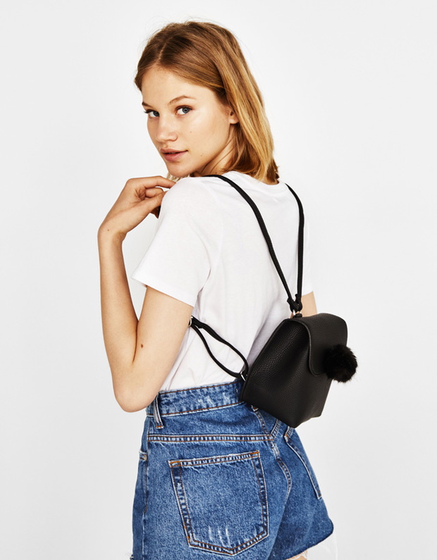 mini-plecak-z-pomponem-bershka-59-90-5c21e15