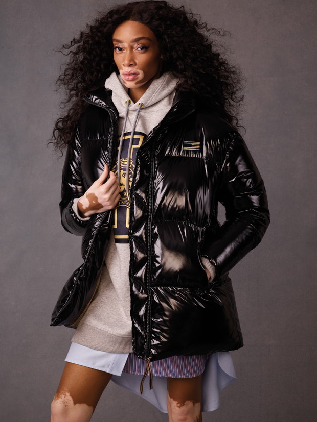 Winnie Harlow w puchówce Tommy