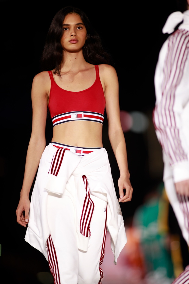 pokaz-tommy-hilfiger-tommynow-jesien-zima-2018-201926-a7fdb35