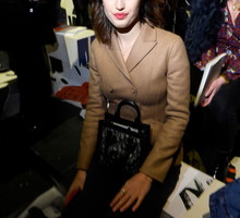 Jeanne Damas na pokazie mody