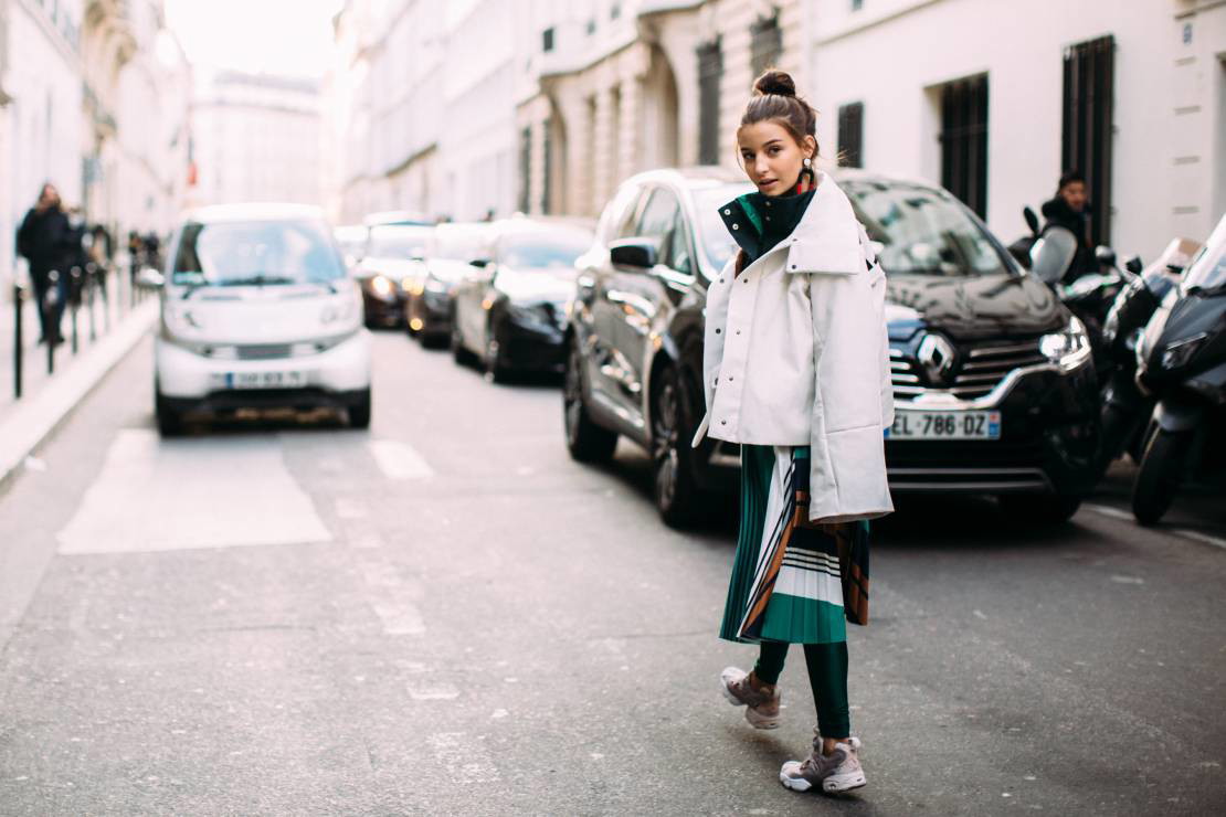 Julia Wieniawa na Paris Fashion Week jesień-zima 2018/2019