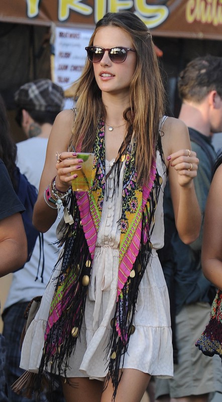 Modelki na festiwalu Coachella - sprawdź ich stylizacje!