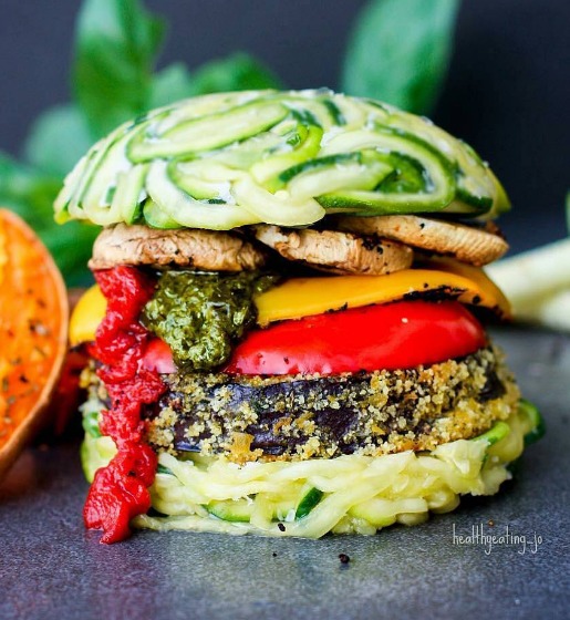 #BESTOFVEGANBURGER - hit na Instagramie, fot. @naturally_conscious_
