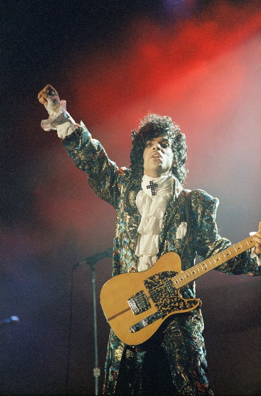 Prince- przypominamy styl legendarnego wokalisty