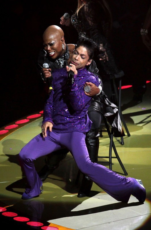 Prince- przypominamy styl legendarnego wokalisty