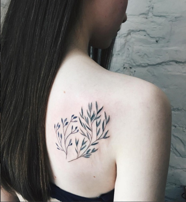 Tatuaże kwiaty, tatuaże rośliny, fot. instagram.com/catherine_harmony
