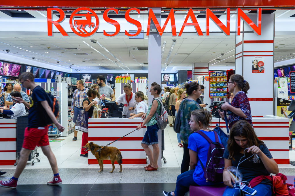 Promocja w Rossmann: -55% na produkty do makijażu! Nowa oferta na październik