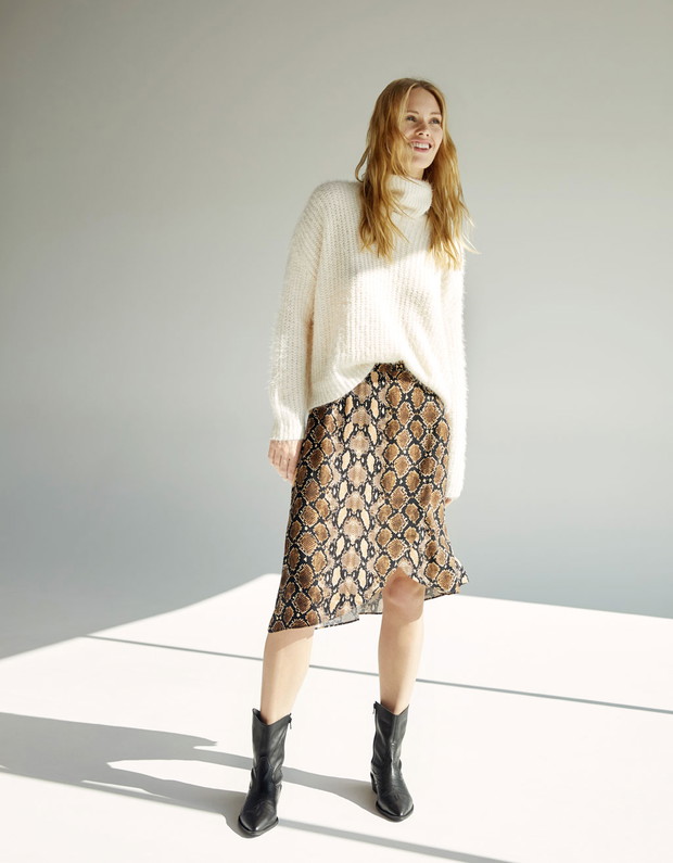 Bershka, spódnica w wężowy wzór, 89,90 zł