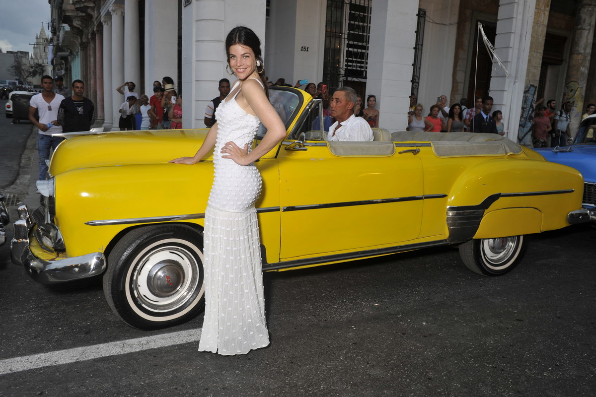 Gwiazdy na pokazie Chanel Cruise 2016/2017, Julia Restoin Roitfeld