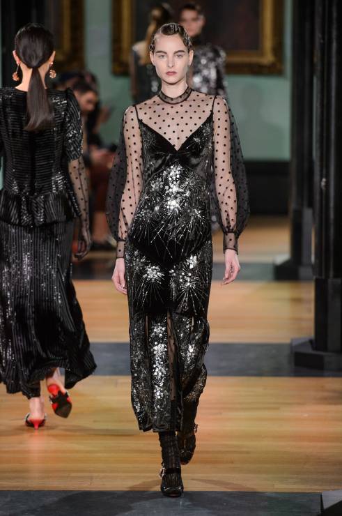 Sukienka elegancka na studniówkę