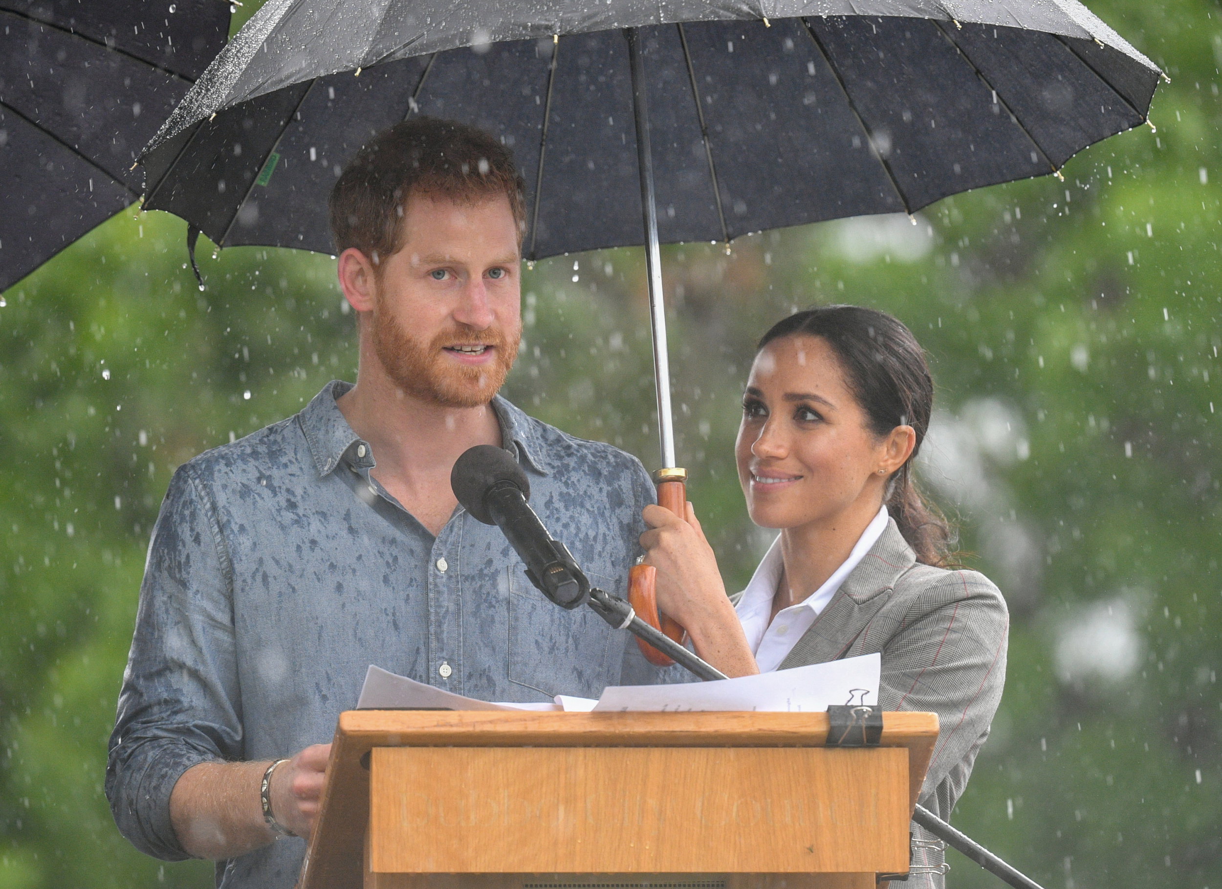 Książę Harry i Meghan Markle podczas wizyty w Victoria Park w Dubbo, 17.10.2018.